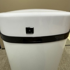 自動開閉式ゴミ箱 45Lの画像