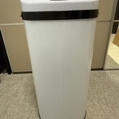 自動開閉式ゴミ箱 45Lの画像