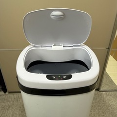自動開閉式ゴミ箱 45Lの画像