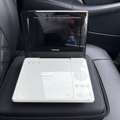 ポータブルDVDプレイヤー　東芝 SD-P710SW