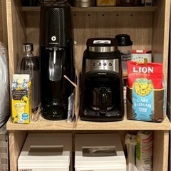 【値下中！】
美品　LOWYA食器棚