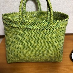 美品です。かごバック
