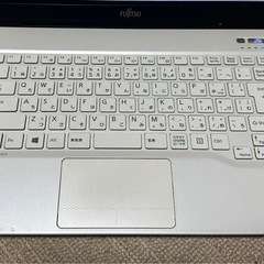 富士通 FMV LIFEBOOK SH54/K i5メモリ8GBの画像