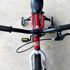 JGUAN　子供用自転車　補助輪付きの画像