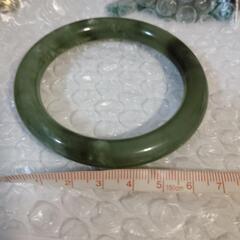 翡翠と思われる　バングル　腕輪　