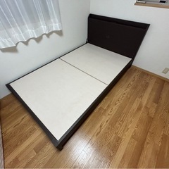 ベットフレームセミダブルの画像