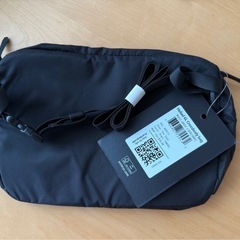 断捨離:新品 アークテリクス ヒリアド6ショルダーバッグブラック