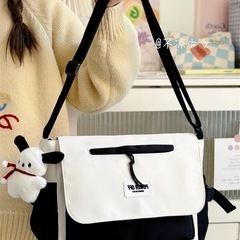 未使用⭐️ショルダーバッグ 白黒　A4 通勤 通学の画像