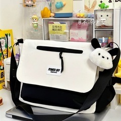 未使用⭐️ショルダーバッグ 白黒　A4 通勤 通学の画像