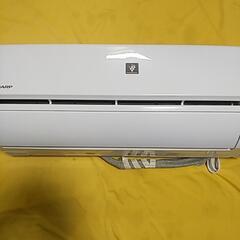 2部屋を1台で！取付標準工事配管4m税別。18-20畳2021年式シャーププラズマクラスター。整備、クリーニング済。の画像