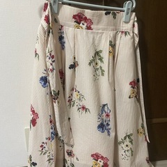花柄スカート