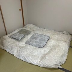 枕・枕カバー・敷布団カバー・掛け布団（譲ります）
