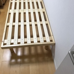 ベッドフレームの画像