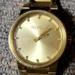 NIXON ゴールド アナログ腕時計の画像