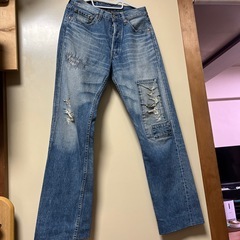 ダメージジーンズ（リーバイス）