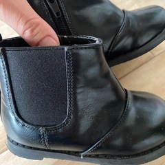 petit main✨人気✨サイドゴアブーツ✨ブラック✨の画像