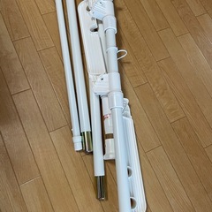 突っ張り式物干し竿の画像