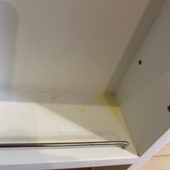 ホッチキスでつけられるタオル掛け付きシェルフの画像