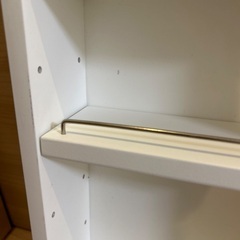 ホッチキスでつけられるタオル掛け付きシェルフの画像