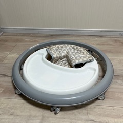 歩行器　ベビーバスチェア
