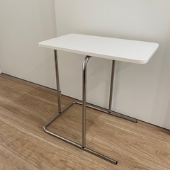IKEAサイドテーブルの画像
