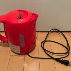 ニトリ　電気ケトル　1.2リットル　レッド　SN-3228REの画像