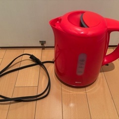 ニトリ　電気ケトル　1.2リットル　レッド　SN-3228REの画像