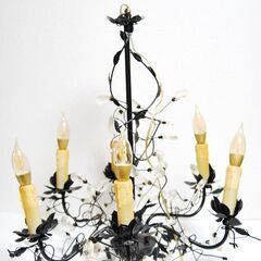 IKEAのシャンデリアの画像