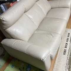 三人掛けソファー今月まで掲載します
