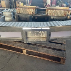 舟型バンパー　2トンベースの画像