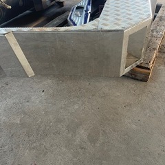 舟型バンパー　2トンベースの画像