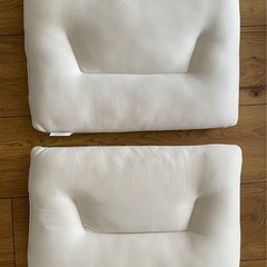 枕3つ　の画像