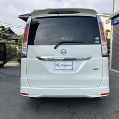 【車検2年付】【日産 セレナ 2.0 ハイウェイスター Vセレクション】アルパイン８インチナビ アルパインフリップダウンモニター 両側電動スライドドア エアロ スカッフプレート 社外品ＡＷ ウーファー ツイーター フルセグＴＶ Ｂｌｕｅｔｏｏｔｈ ＥＴＣ 人気のパールホワイトの画像
