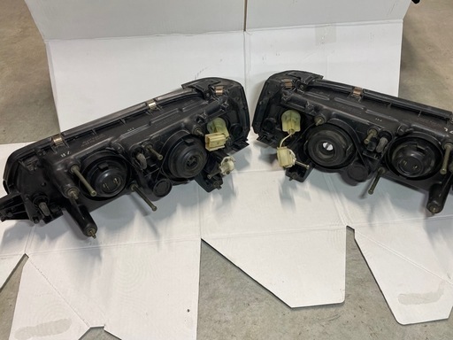 R31 スカイライン　ヘッドライト　純正ライト　