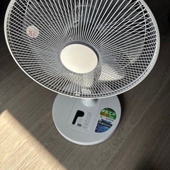 美品　扇風機　2023年製　dcモーター　静音　軽量　リモコン付...
