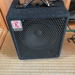 音響アンプの画像