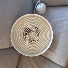 IKEAのシーリングライトの画像