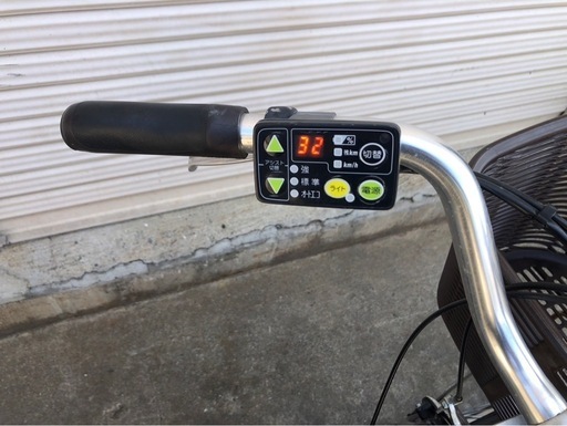 655  ヤマハ新機種電動アシスト自転車pasnaura26インチブラウンアルミボディー