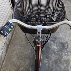 655  ヤマハ新機種電動アシスト自転車pasnaura26インチブラウンアルミボディーの画像