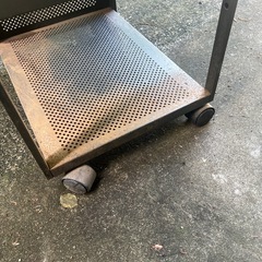 差し上げます　キャスター付きキャビネットの画像