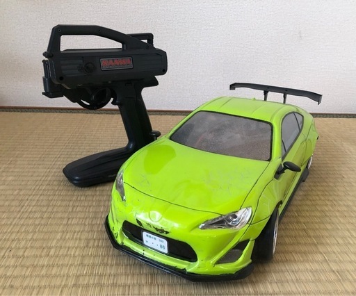 エアガン　Hi-Capa5.1 Gold  +ラジコンカー