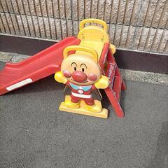 アンパンマン滑り台の画像