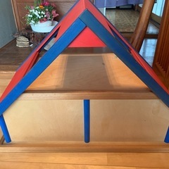 木製　赤い屋根のお家　ドールハウスの画像