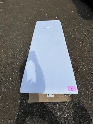 昇降式マッサージベッド8基