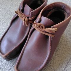 Clarksのワラビー好きの方どうぞ！(おまけでkeenのサンダル付けます)の画像