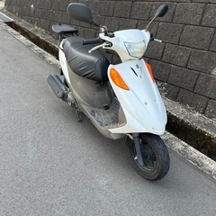 大阪　SUZUKI アドレスv125 白　絶好調　不具合無し　低走行