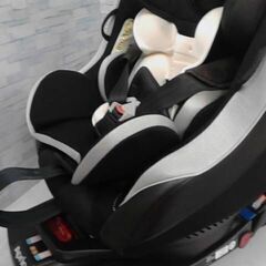 アップリカ　クルリラモアレ　ブラック　シートベルト　ISOFIX　両対応A12425　チャイルドシートの画像