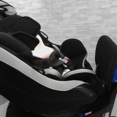 アップリカ　クルリラモアレ　ブラック　シートベルト　ISOFIX　両対応A12425　チャイルドシートの画像