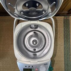 未使用の炊飯器、電気ポット、電気クッキングヒーターを無償でお譲りいたします。の画像