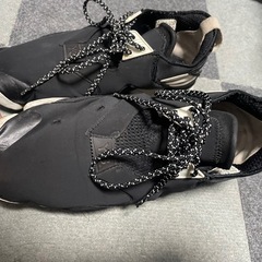 Y-3スニーカーの画像